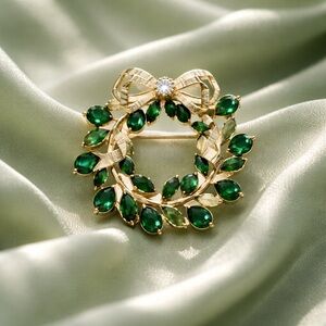 Napier Gold Tone Wreath Pin With Emerald Green accents